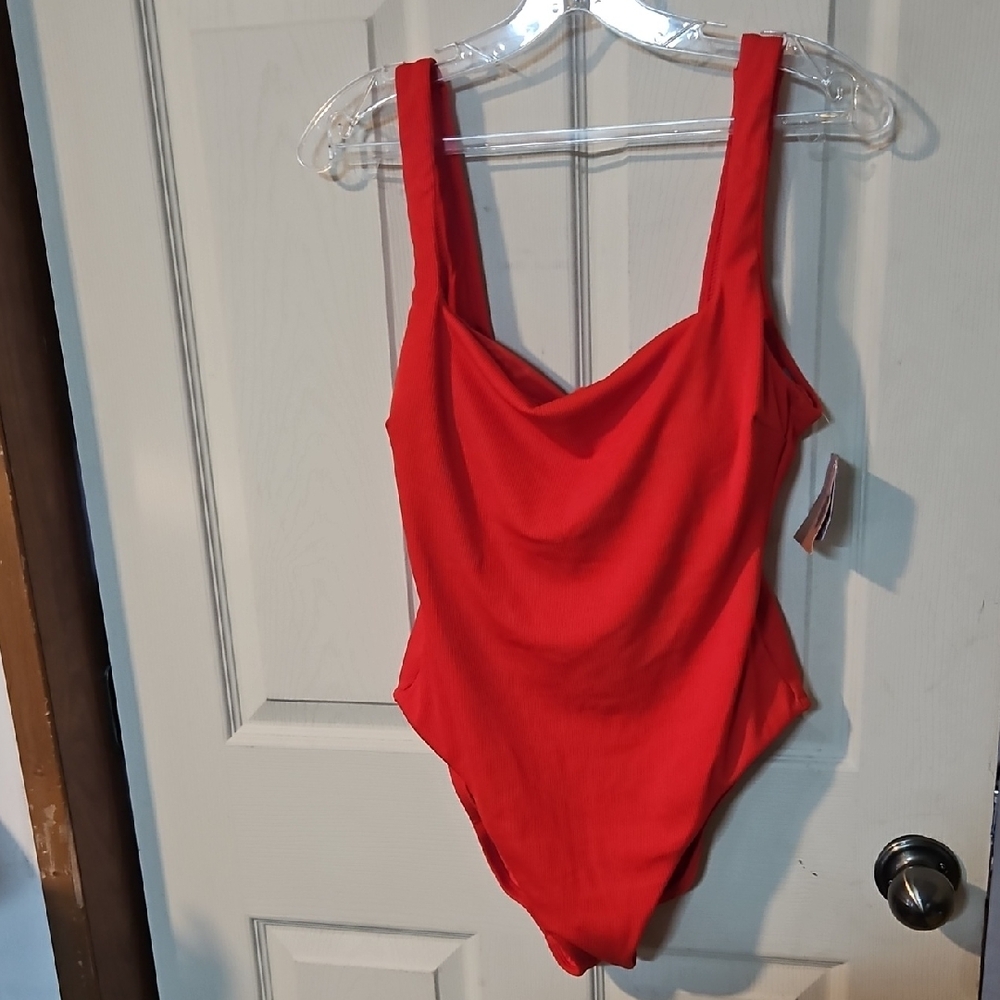 SHADE & SHORE RED RIBBED ONE PIECE SWIMSUIT: NEW WITH TAGS: SIZE L (12-14)